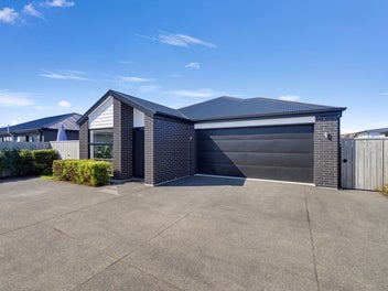 Plenty of parking, plenty of possibilities...