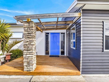 Contemporary Coastal Living
