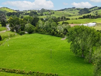 Prime Rural Lifestyle Block – 299 Haruru Road
