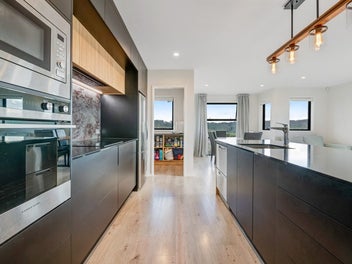 Country Charm With Captivating Views!