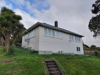 Image 1 of 5