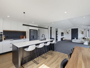 A Modern Retreat Creates Easy Living in Rakaia.