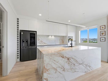 HIgh Spec home with Three Master Ensuites