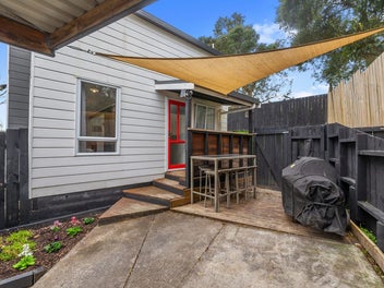 Standalone home, quiet and sunny with carport