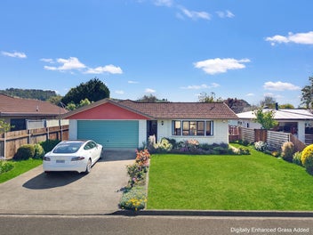 Sunny Living with Room to Spread