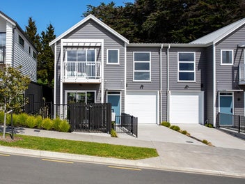 Media Room and More: 5-Bedroom Duplex Flexibility