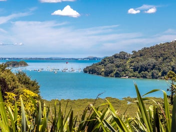 Centre House - At the Heart of Waiheke