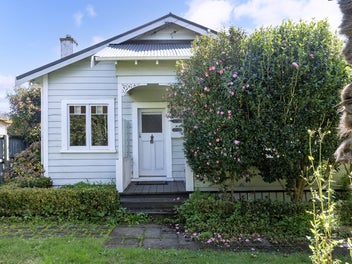 1920s Pretty Bungalow 3 Bed+Office, 2 Bath, 135sqm