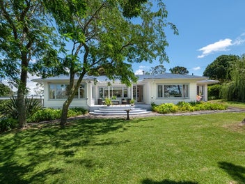 PALM RIDGE - UNWIND & ENTERTAIN BEAUTIFULLY!