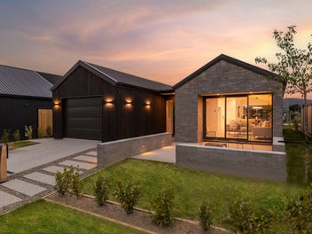 Contemporary Living at Wooing Tree