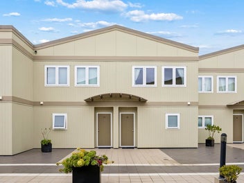 RARE 2-LEVEL PENTHOUSE IN NEWMARKET + GZ!