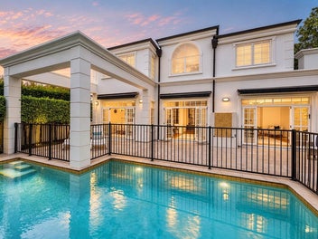 ELEGANT REMUERA SCALE WITH FUTURE POTENTIAL