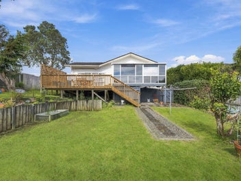 618m² Freehold – Unlock the Potential!