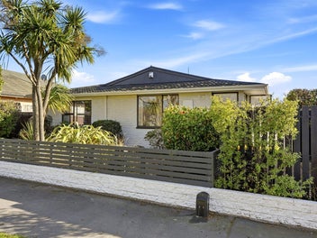 Lakeside Living, Low Maintenance Charm