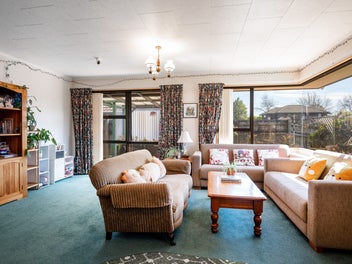 Spacious, Brick and Super Convenient