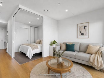 Wake up to the sunshine of Takapuna