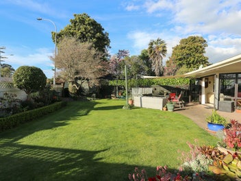 Privacy and sunshine in Matua!