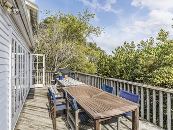 SUNNY HOME-AND-INCOME HIDEAWAY