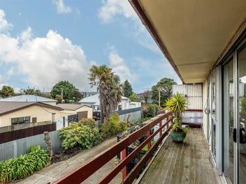 Potential Plus - Conveniant Location