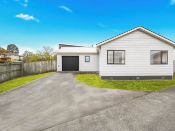 Affordable freehold Single-level Home