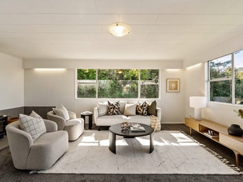 Easy Living, Great Layout, Even Better Location!
