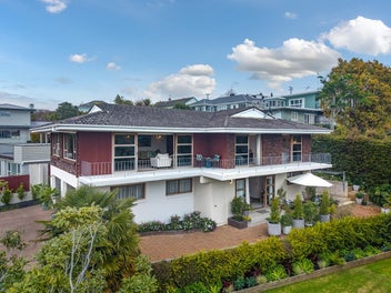 Sea Views, Family Flexibility and Lifestyle