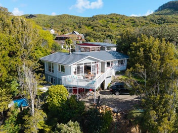 YOUR VERY OWN LITTLE LIFESTYLE - RIGHT IN REDWOOD