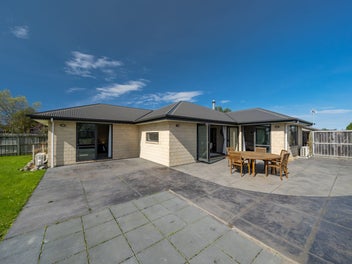 Don't Miss Your Opportunity in Woodend!
