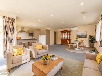 Easy-Care Living in the Heart of Parkside