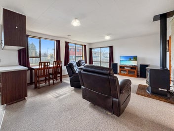 Simple Life with this Easy Care Unit