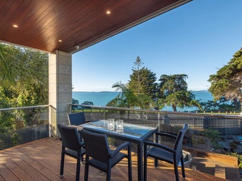 Rare Waterfront Lifestyle – Grand Residence