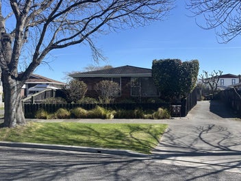 Image 1 of 20