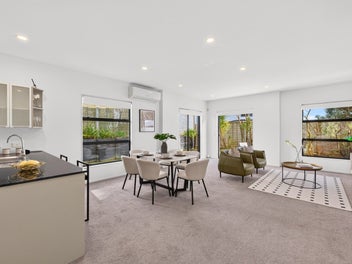 Lucky number 8: space, light and a double garage