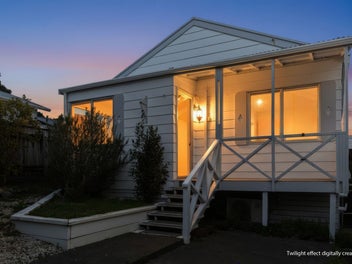 Wake Up to Green Views and Paihia Living