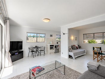 Affordable Eastern Bays/Kohimarama: Nest or Invest
