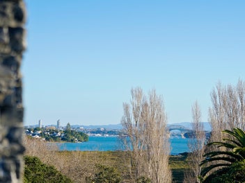 Urgent Sale, Half Million Under The Bank Valuation