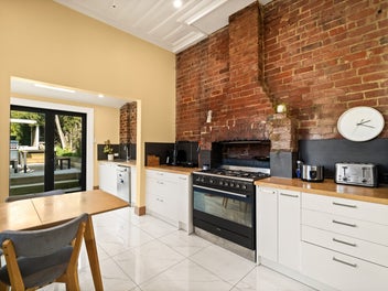 Beautifully Renovated in Opoho