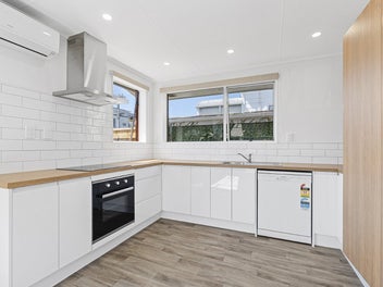 Easy Living Near Coastal Walkway.