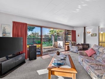 Te Awanga Beach Haven