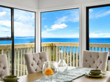 Big Sea Views, Big Family Living!