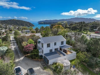 Elevation, Privacy & Space Near Mangonui...