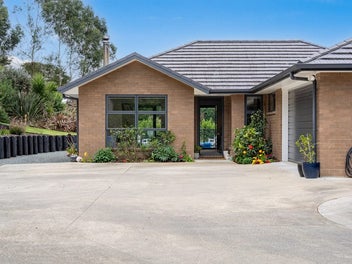 Modern Comfort Meets Rural Freedom