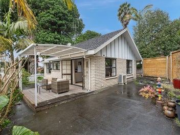 Standalone Home with Hospital Convenience