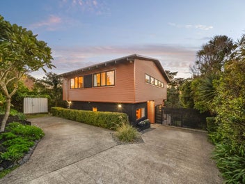 Architectural Elegance 1012m² of Absolute Privacy