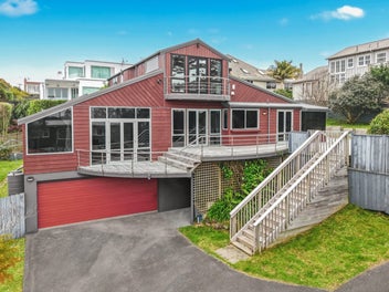 Coastal Living with Magnificent Views