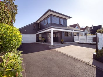 Refined living on Devonport