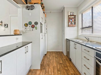 FREEHOLD FINAL VIEWINGS AUCTION THURSDAY 8TH