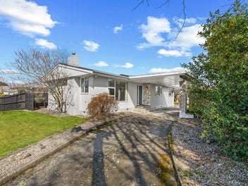 A Rare Opportunity in Plunket Street!