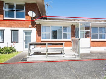 Coastal Charm Meets Exceptional Value