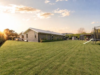 Expansive family living